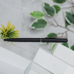 Personalized Black Pen with Gold Trim - A Luxurious Writing Instrument for Professionals and Special Occasions