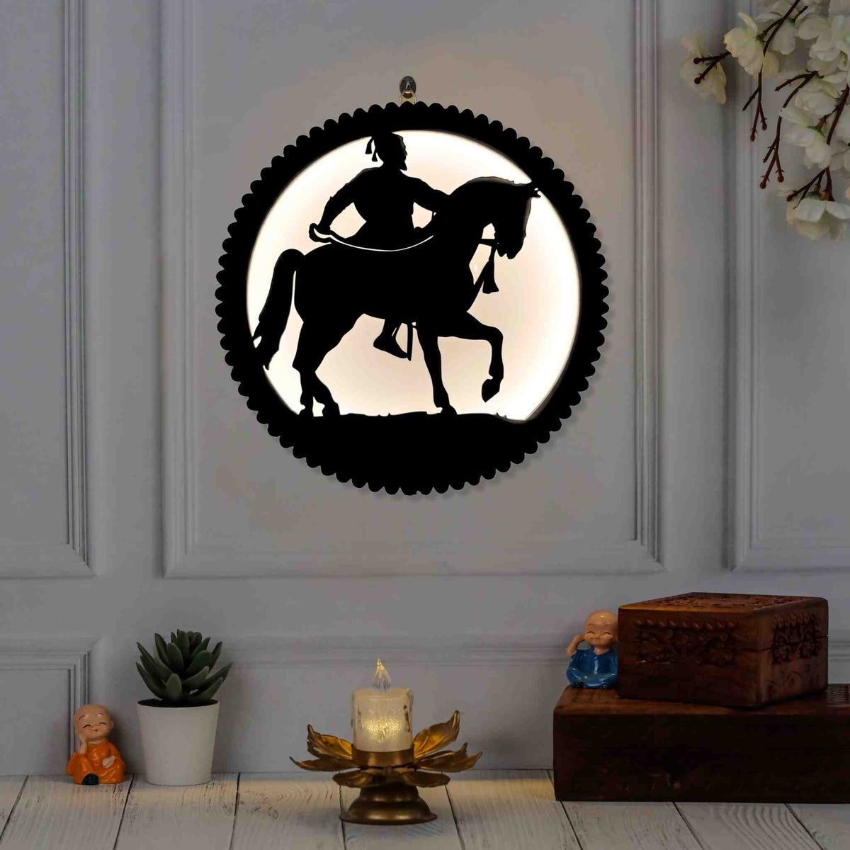 Wooden Shivaji Maharaj LED Wall Decor Lamp – Spiritual Wall Sconce for Home Décor, Living Room, Meditation, and Temple | Energy-Efficient Modern LED Backlight | Religious Hindu Gift (Shivaji Maharaj)